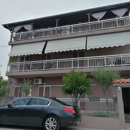 Ο Ακλόνητος Aparthotel Néa Meságkala Exteriör bild