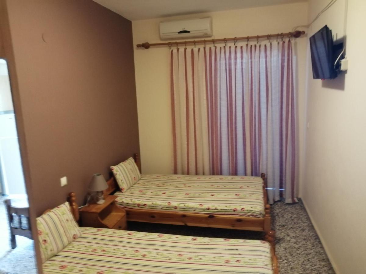 Ο Ακλόνητος Aparthotel Néa Meságkala Exteriör bild