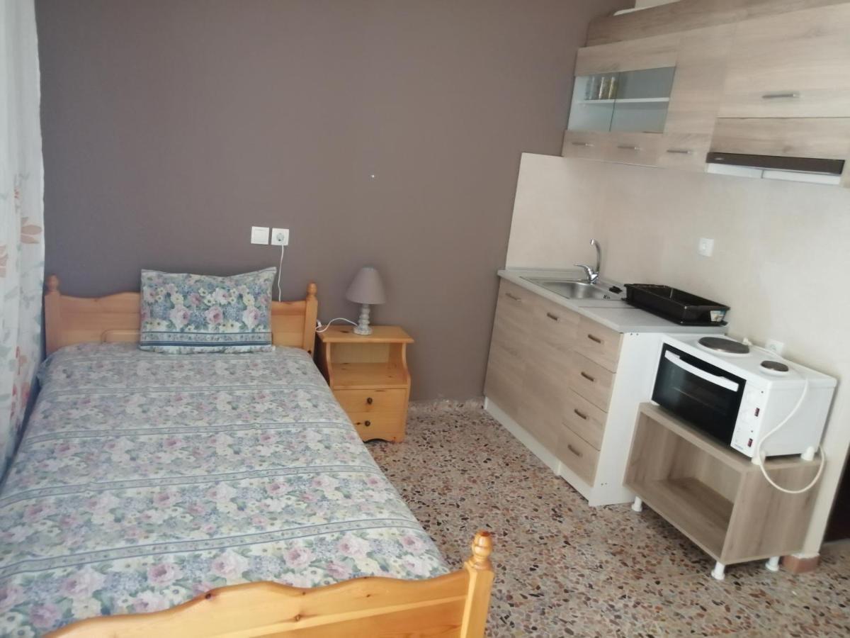 Ο Ακλόνητος Aparthotel Néa Meságkala Exteriör bild