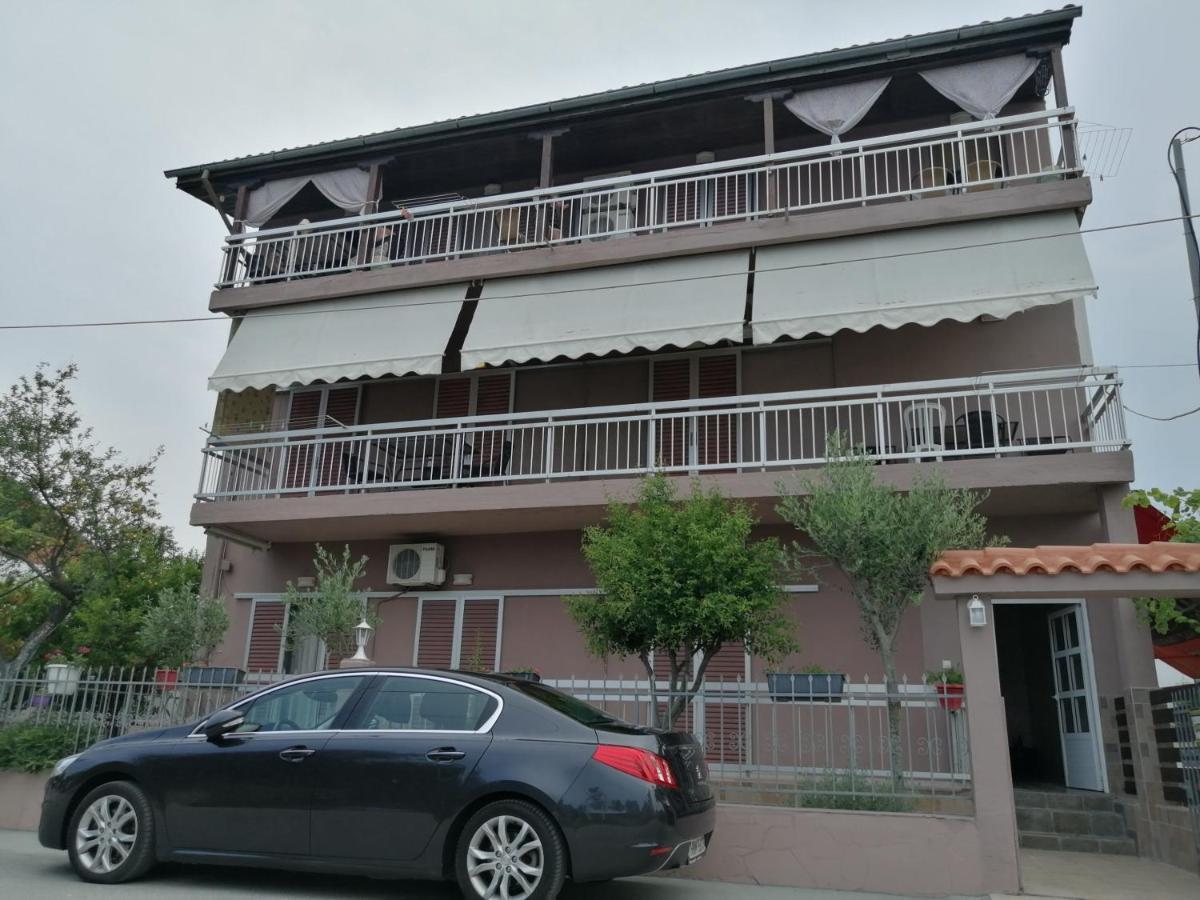 Ο Ακλόνητος Aparthotel Néa Meságkala Exteriör bild