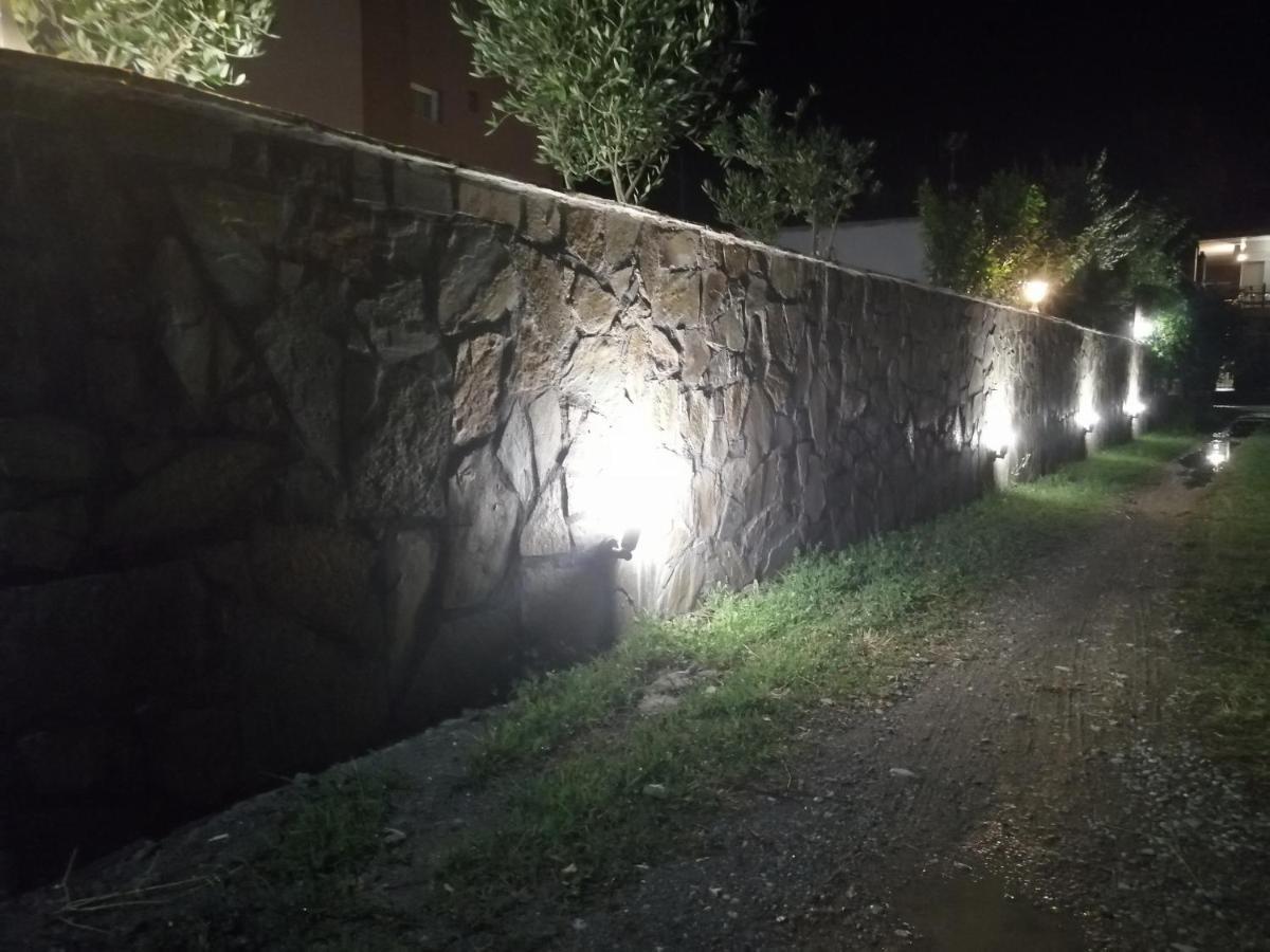 Ο Ακλόνητος Aparthotel Néa Meságkala Exteriör bild