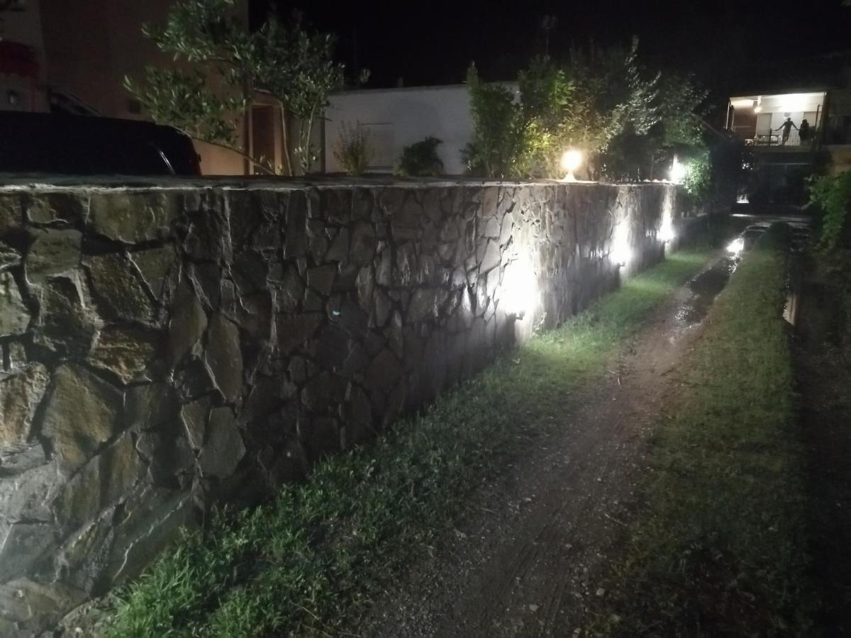 Ο Ακλόνητος Aparthotel Néa Meságkala Exteriör bild